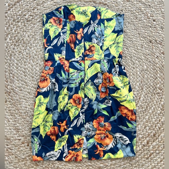 FRENCH Connection • Wizard Strapless Tropical Mini Dress • 8 - Picture 3 of 9